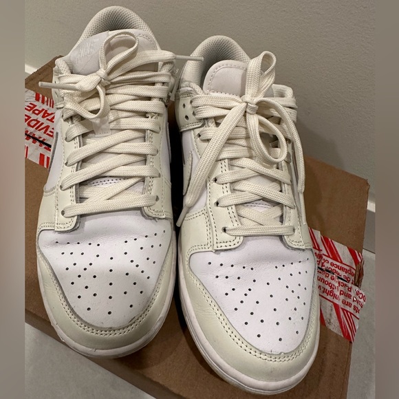 Women Nike Dunk Low (color Coconut) - Picture 4 of 9